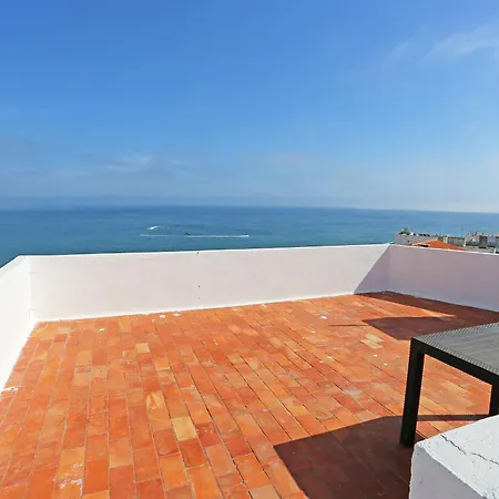 V - Seacliff Apartment *