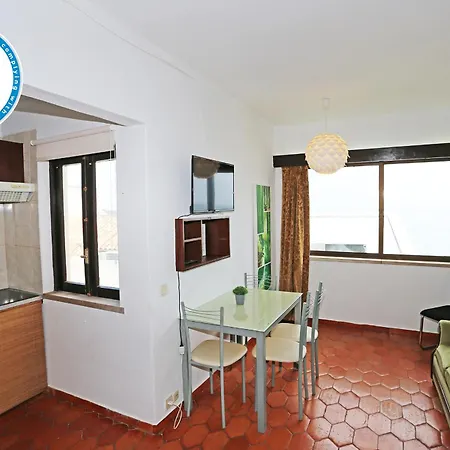 V - Seacliff Apartment