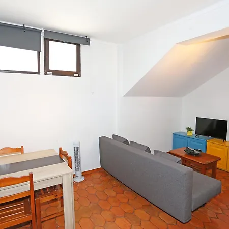 Apartment V - Seacliff *
