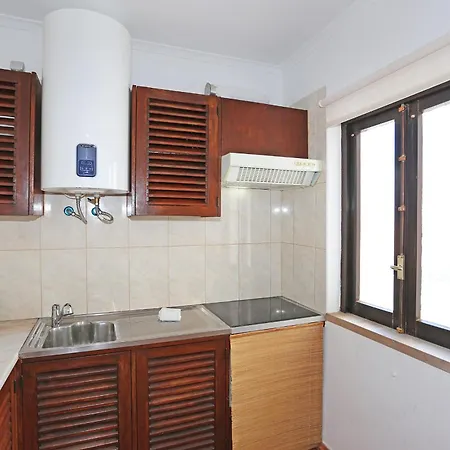 V - Seacliff アパート